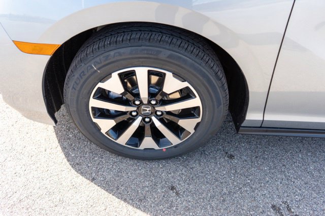 Used 2026 Honda Odyssey EX-L image 12