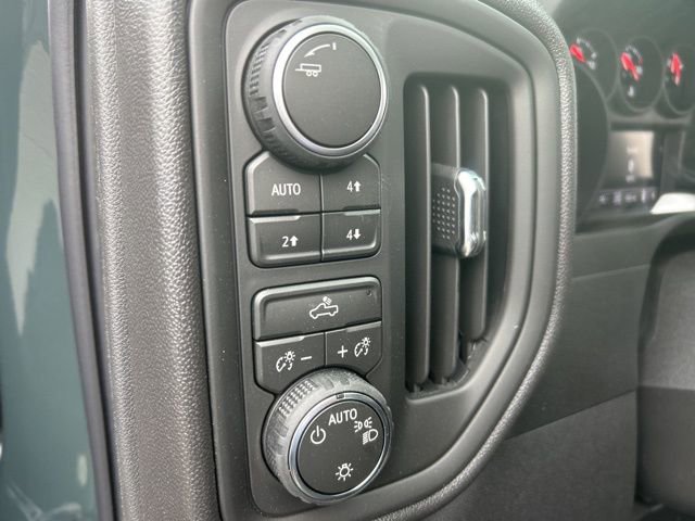 New 2026 Chevrolet Silverado 1500 Custom Trail Boss w/ LPO, Dark Essentials Package AWD/4WD image 21