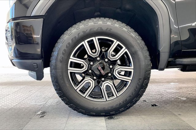 Used 2022 GMC Sierra 2500 AT4 w/ AT4 Premium Plus Package image 8