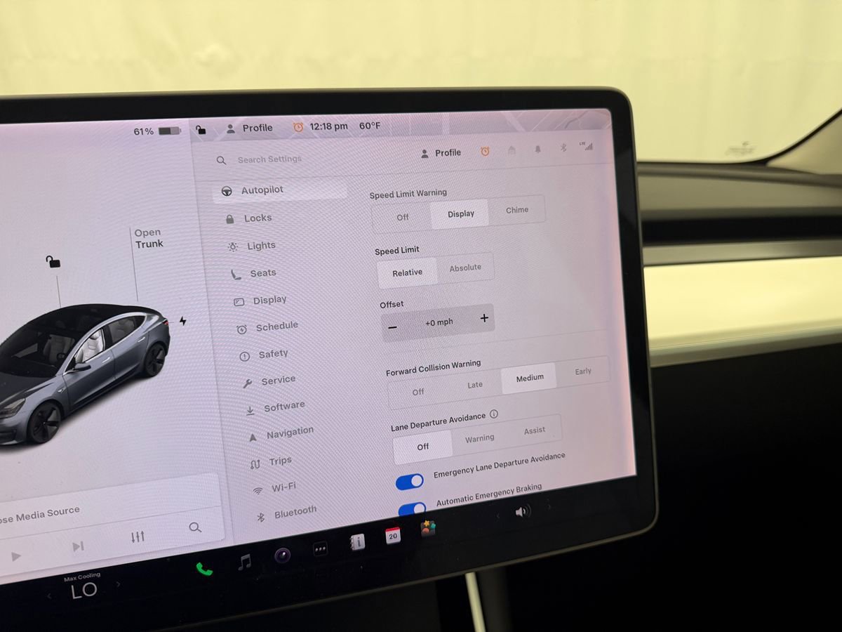 Used 2020 Tesla Model 3 Long Range AWD/4WD image 24