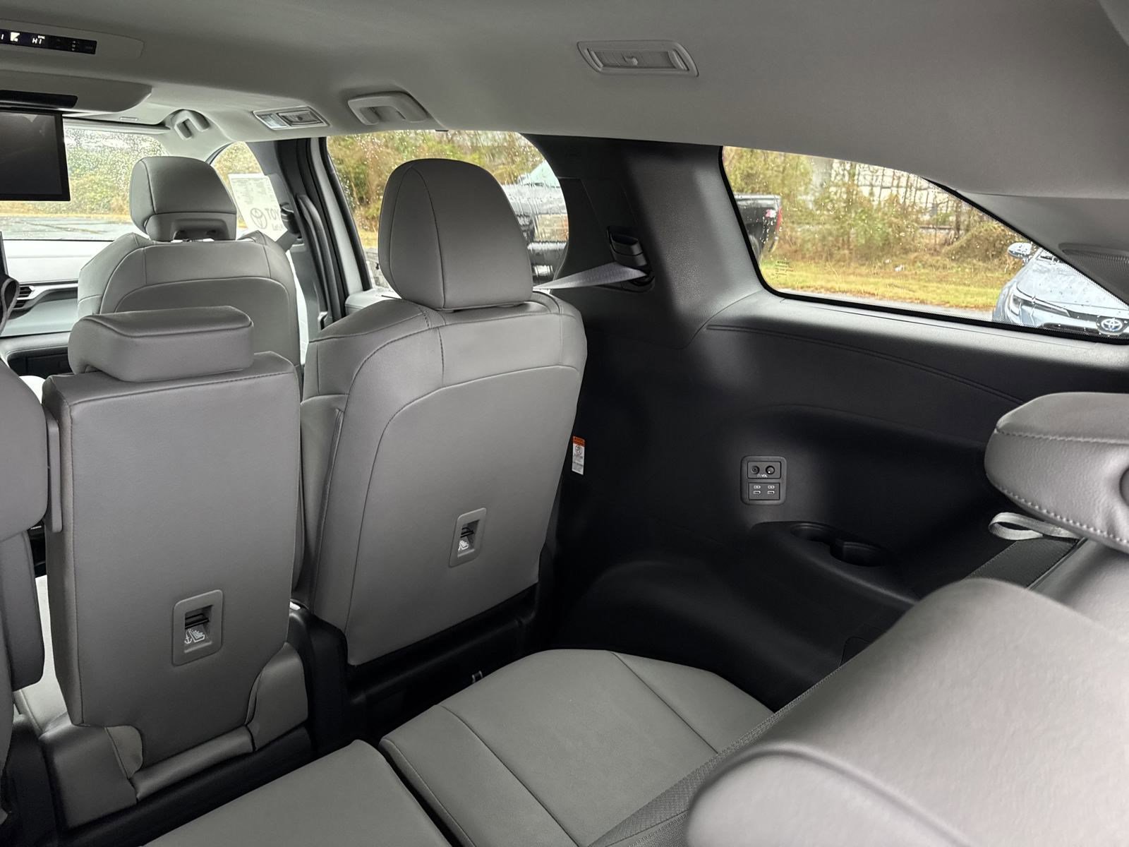 New 2025 Toyota Sienna XLE w/ XLE Plus Package image 42