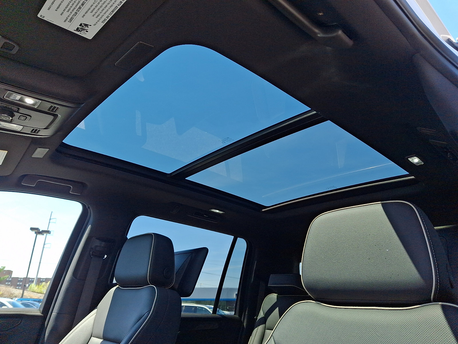 Used 2025 GMC Yukon XL Elevation w/ Elevation Premium Package image 16