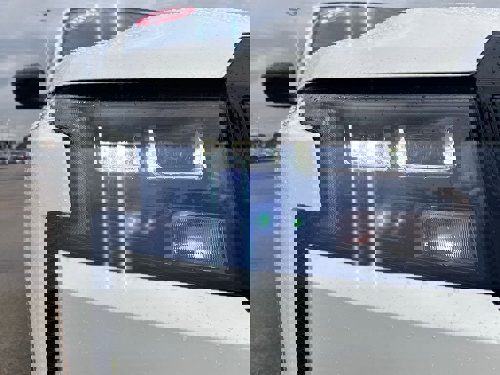 New 2026 Nissan Frontier SV w/ All-Weather Content Package image 10