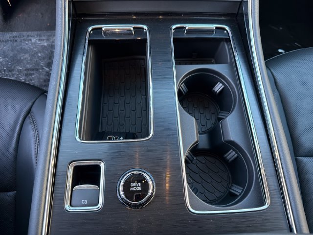 New 2026 Lincoln Aviator AWD w/ Jet Appearance Package image 34