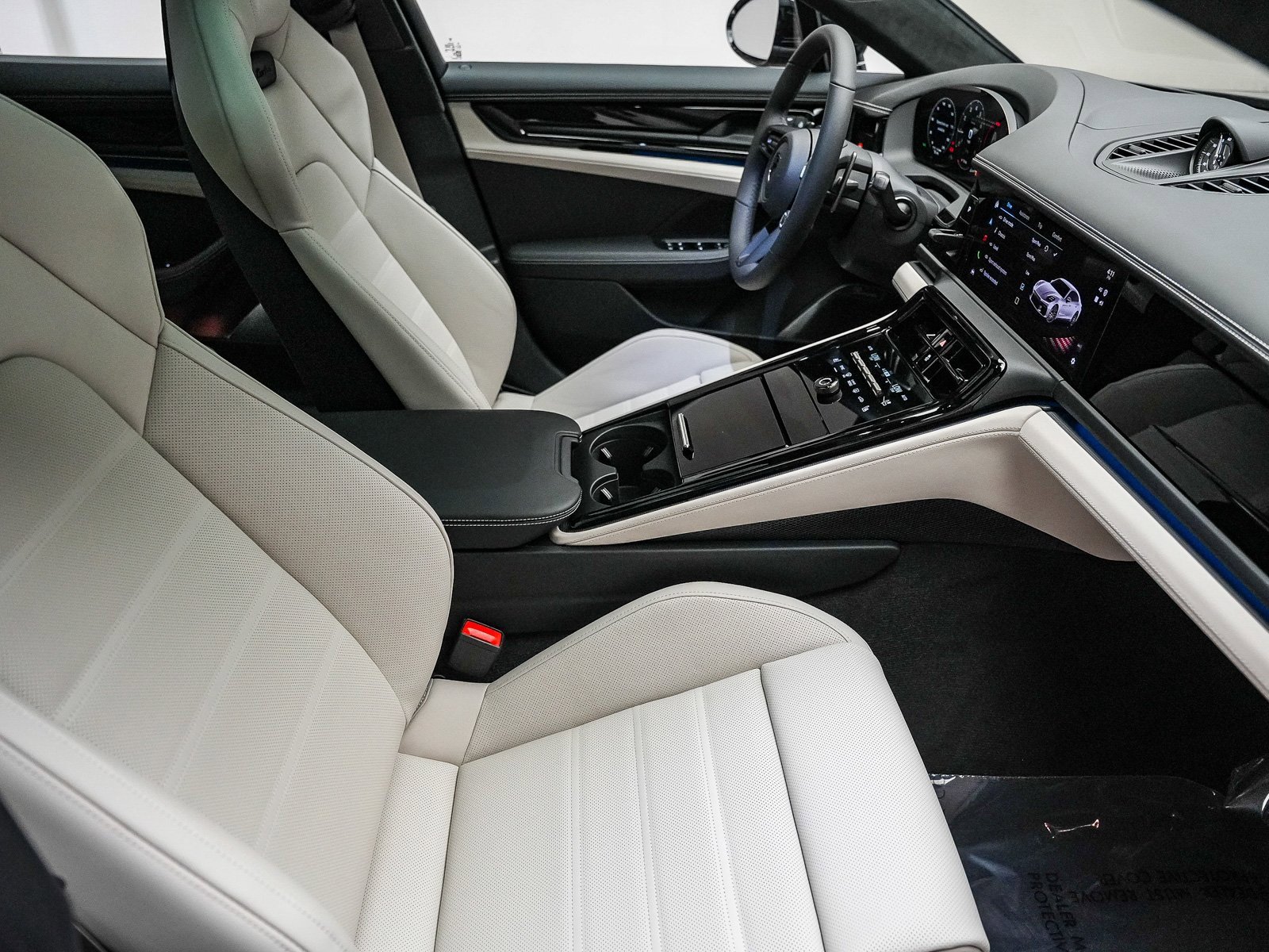 Certified 2025 Porsche Panamera Turbo image 23