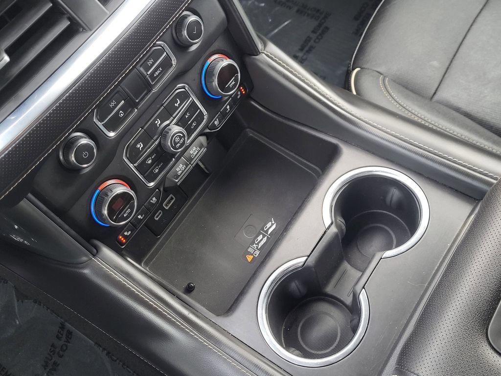 Used 2023 Chevrolet Suburban Premier image 32