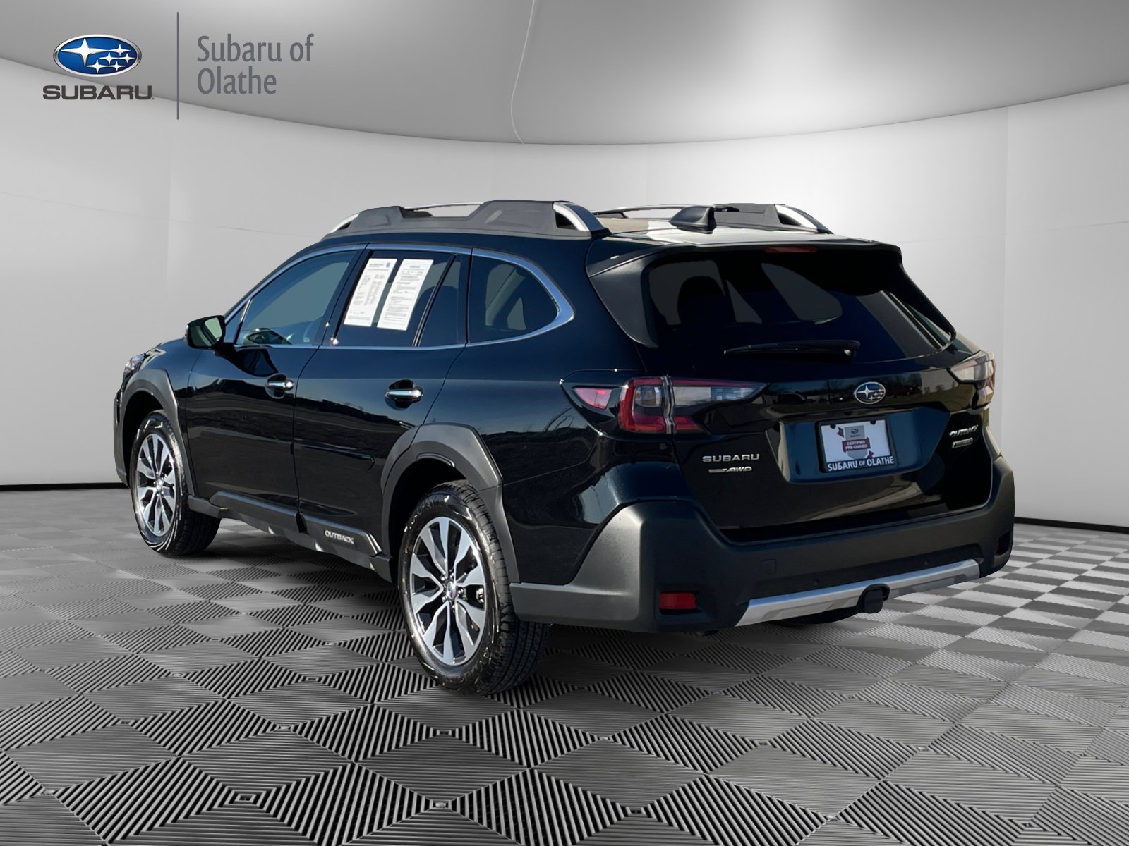 Used 2025 Subaru Outback Touring image 9