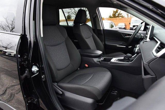 Used 2025 Toyota RAV4 XLE image 20