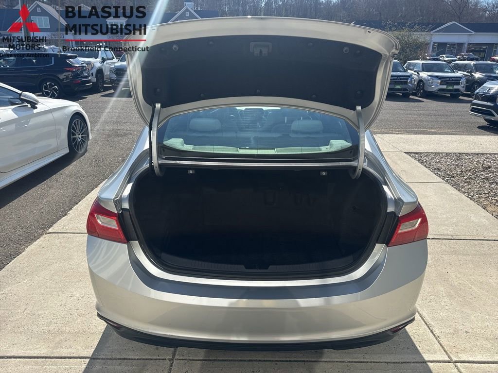 Used 2018 Chevrolet Malibu Hybrid FWD image 11