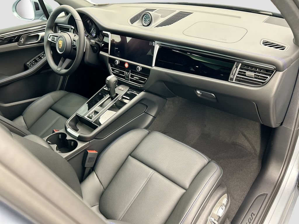 Used 2026 Porsche Macan AWD/4WD image 20