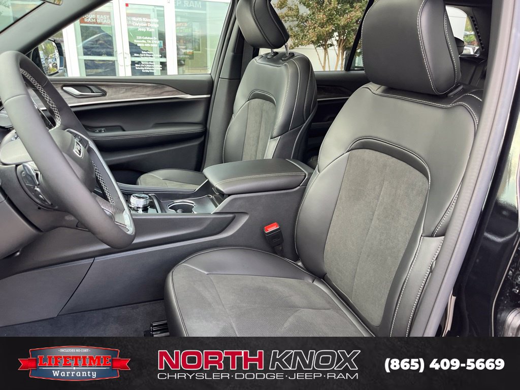New 2027 Jeep Grand Cherokee 4WD image 4