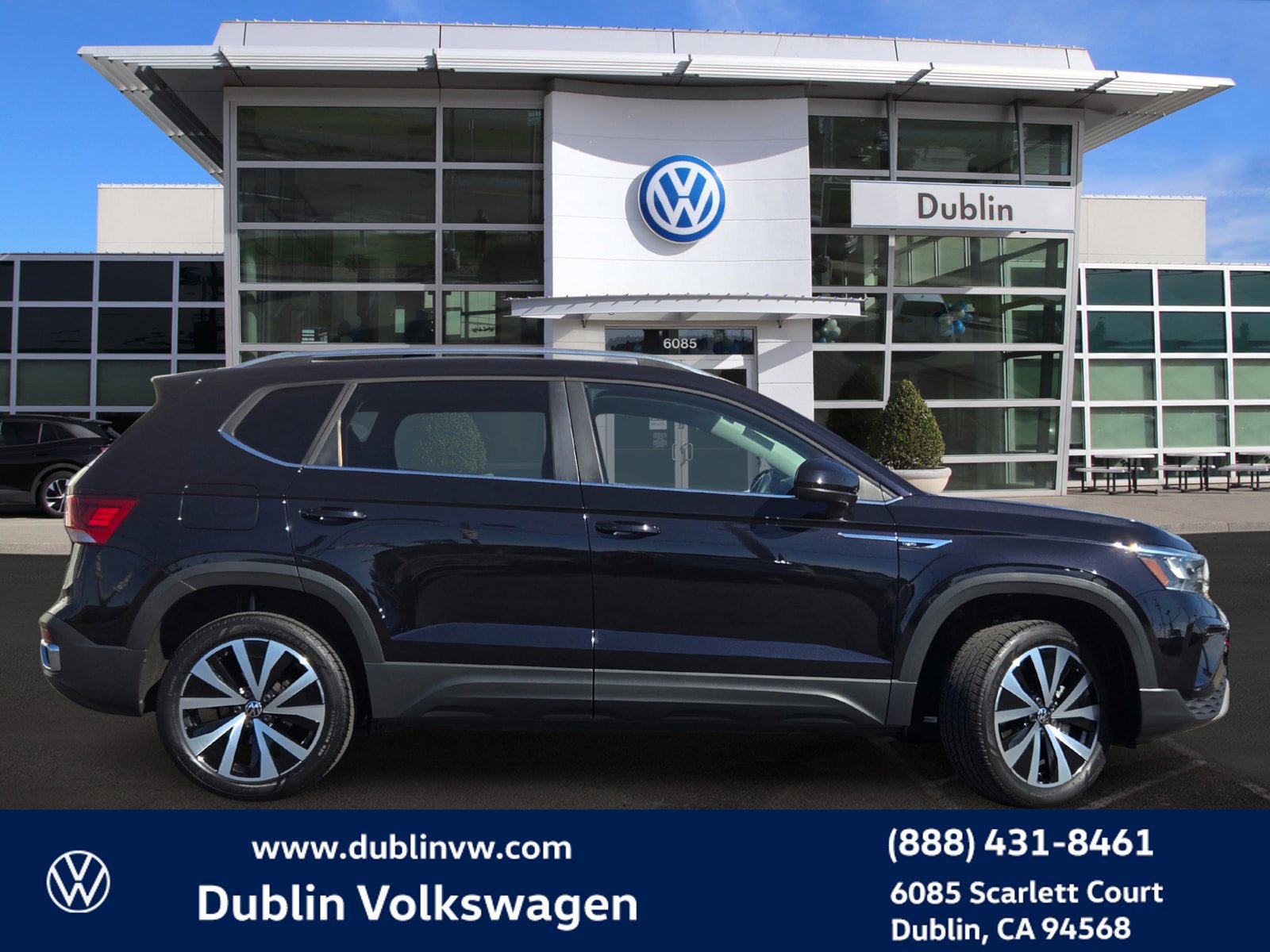 Certified 2024 Volkswagen Taos SE FWD image 3