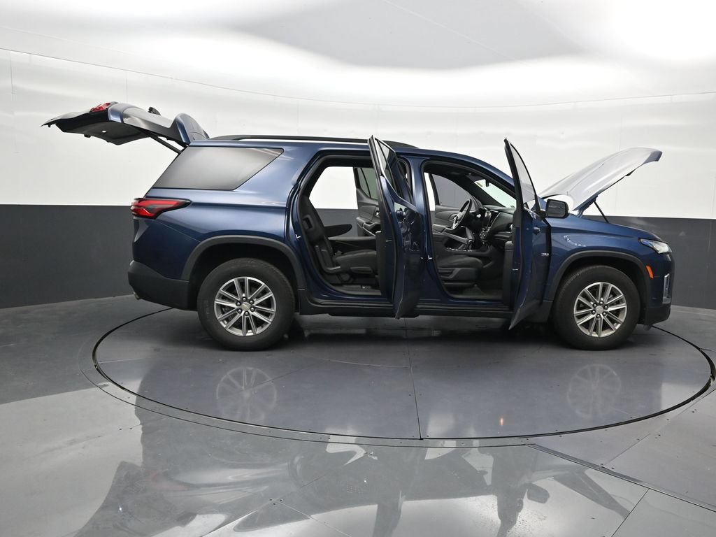 Used 2023 Chevrolet Traverse LT FWD image 33