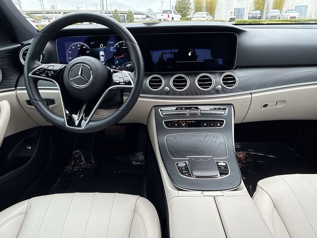 Used 2023 Mercedes-Benz E 350 4MATIC Sedan image 19