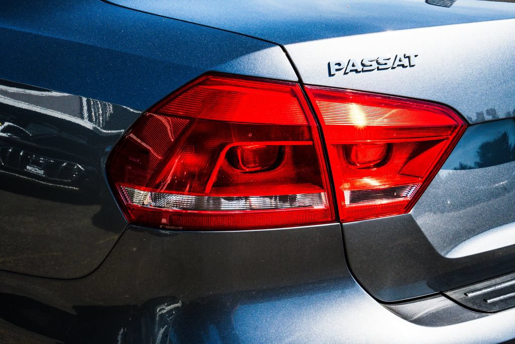 Used 2013 Volkswagen Passat 2.5 SEL Premium FWD image 8