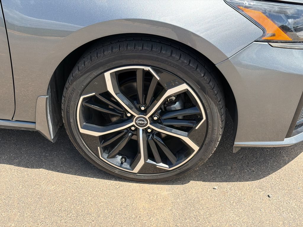 Used 2025 Nissan Altima 2.5 SR FWD image 12