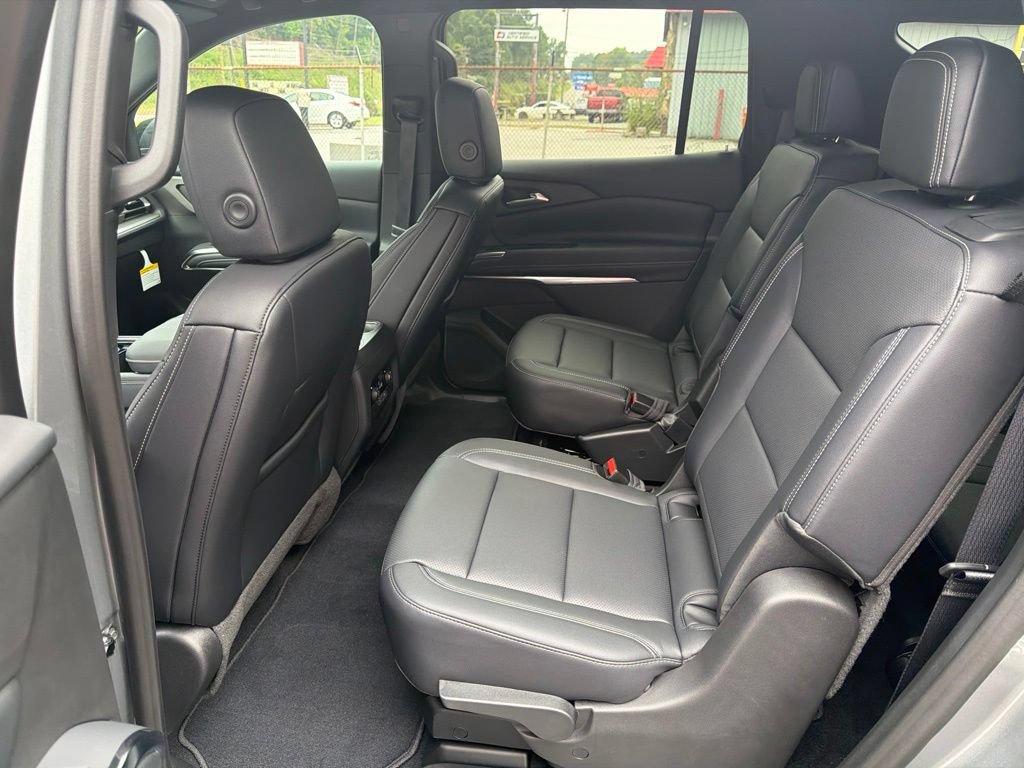 New 2027 Chevrolet Traverse LT w/ Midnight/Sport Edition AWD/4WD image 12