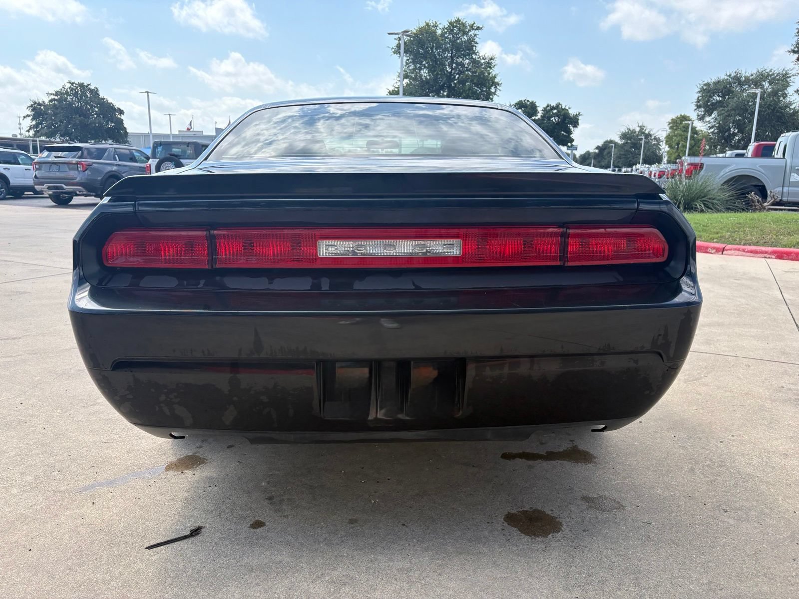 Used 2010 Dodge Challenger R/T RWD image 6