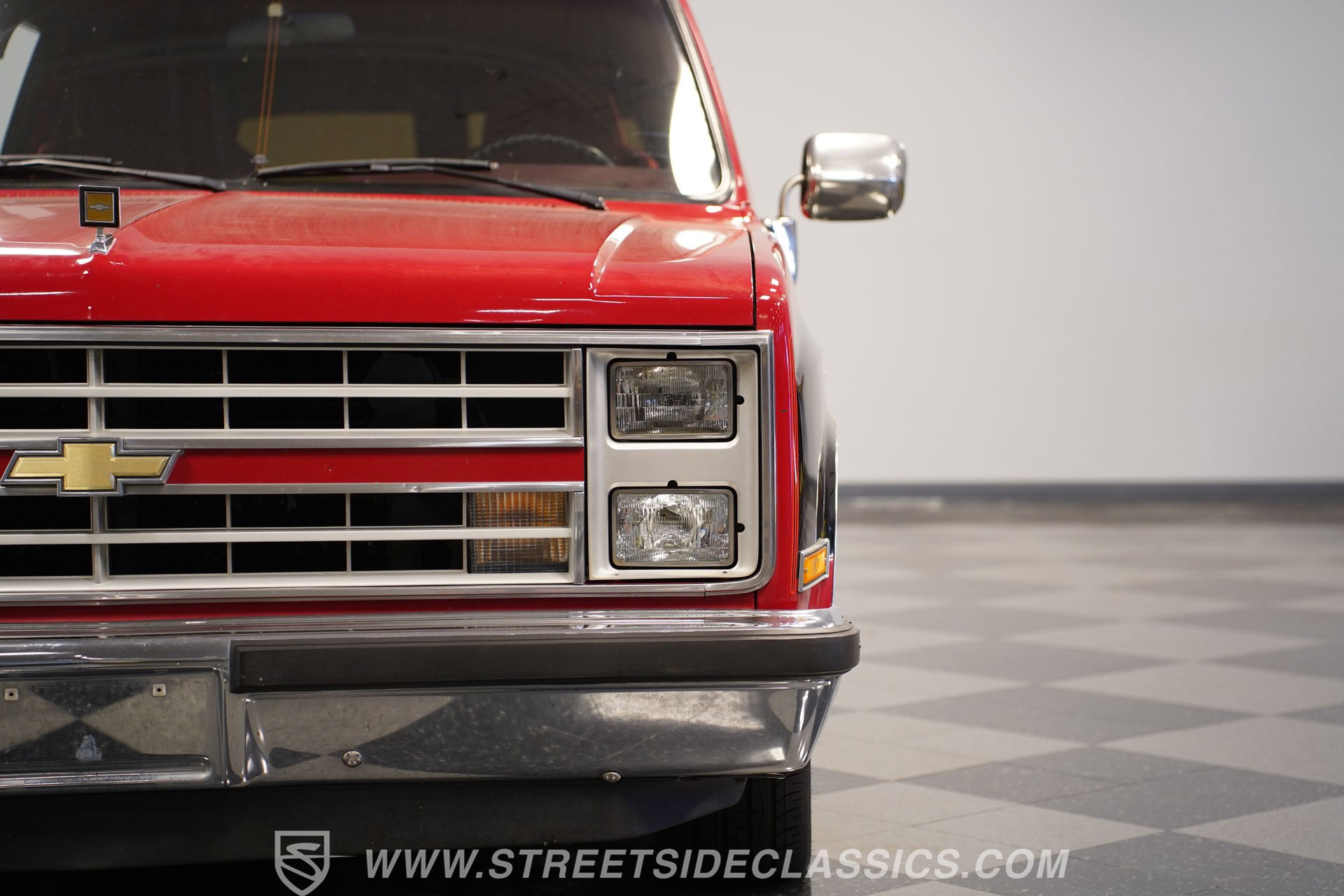 Used 1987 Chevrolet Suburban 2WD image 20