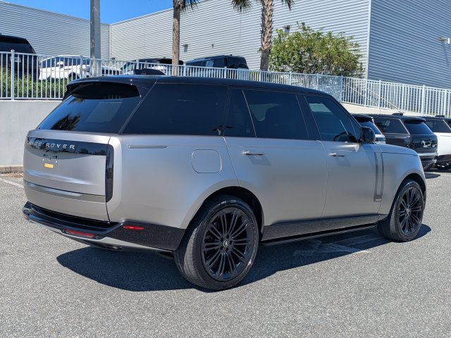 Used 2025 Land Rover Range Rover Long Wheelbase Autobiography AWD/4WD image 11