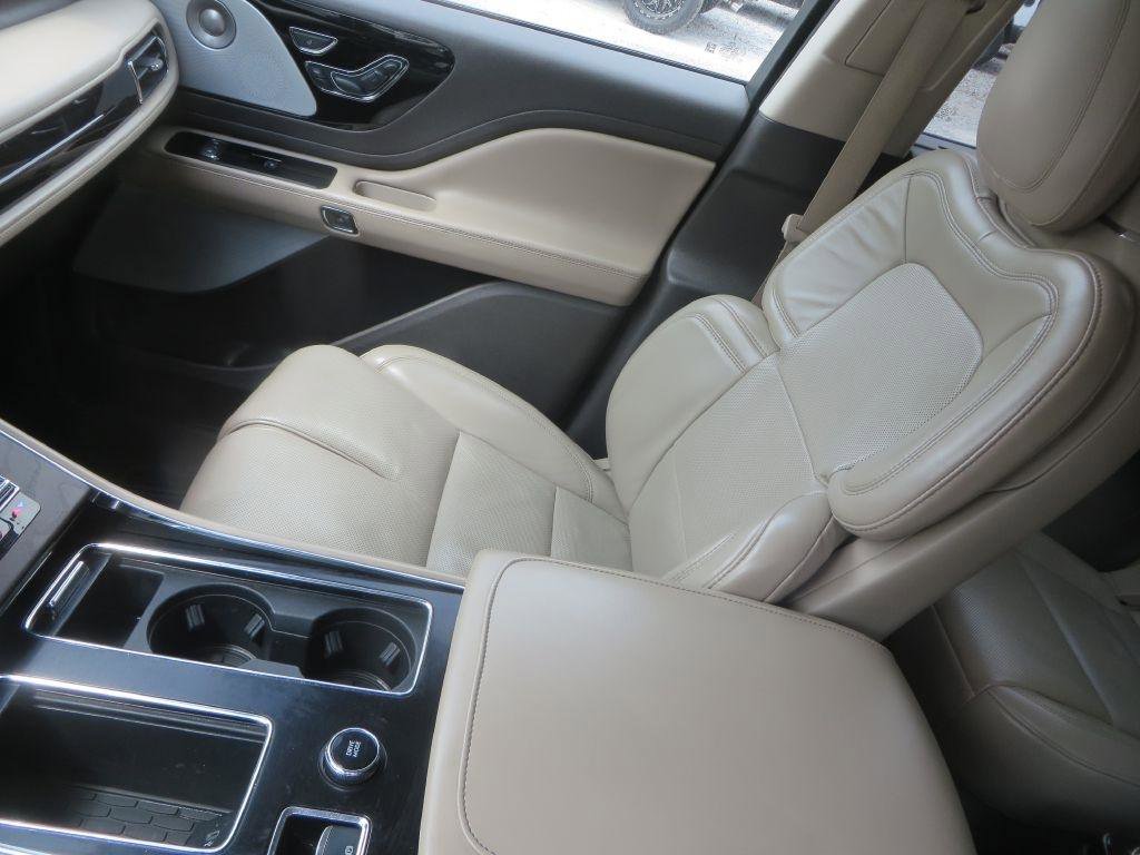 Used 2020 Lincoln Aviator Reserve w/ Equipment Group 202A image 25