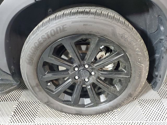 Used 2025 Toyota Highlander XLE image 11