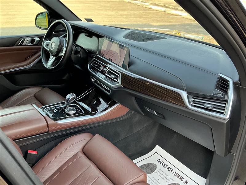 Used 2019 BMW X5 xDrive50i w/ M Sport Package image 39