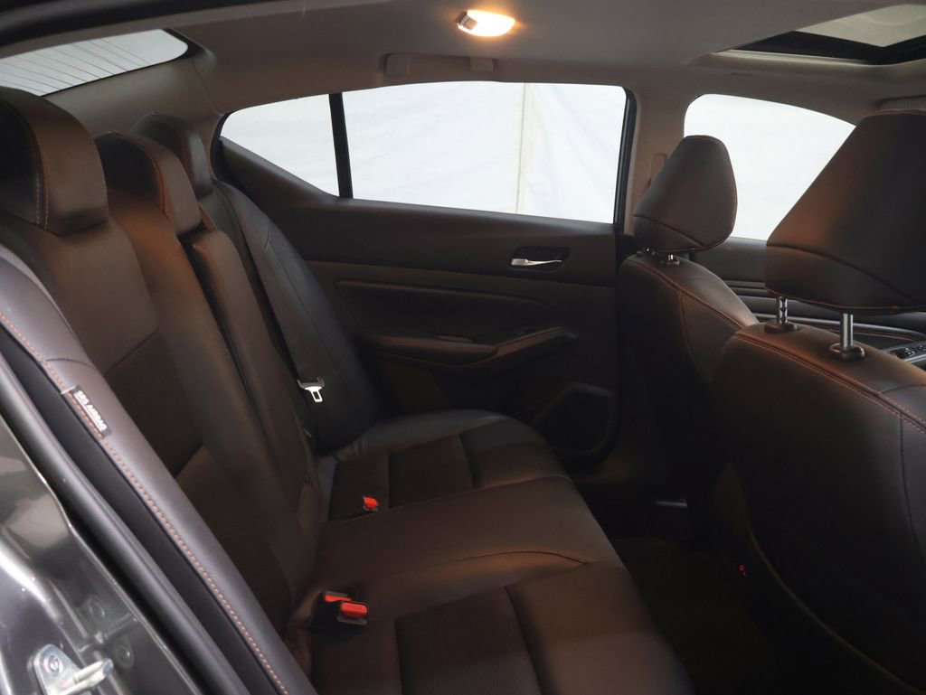 Used 2022 Nissan Altima 2.0 SR image 12