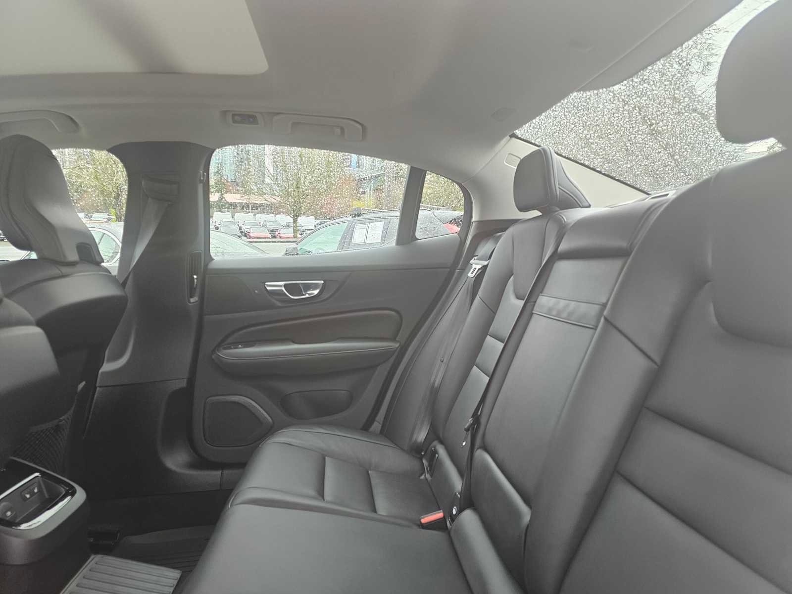 Certified 2022 Volvo S60 T8 R-Design Expression w/ Premium Package AWD/4WD image 16