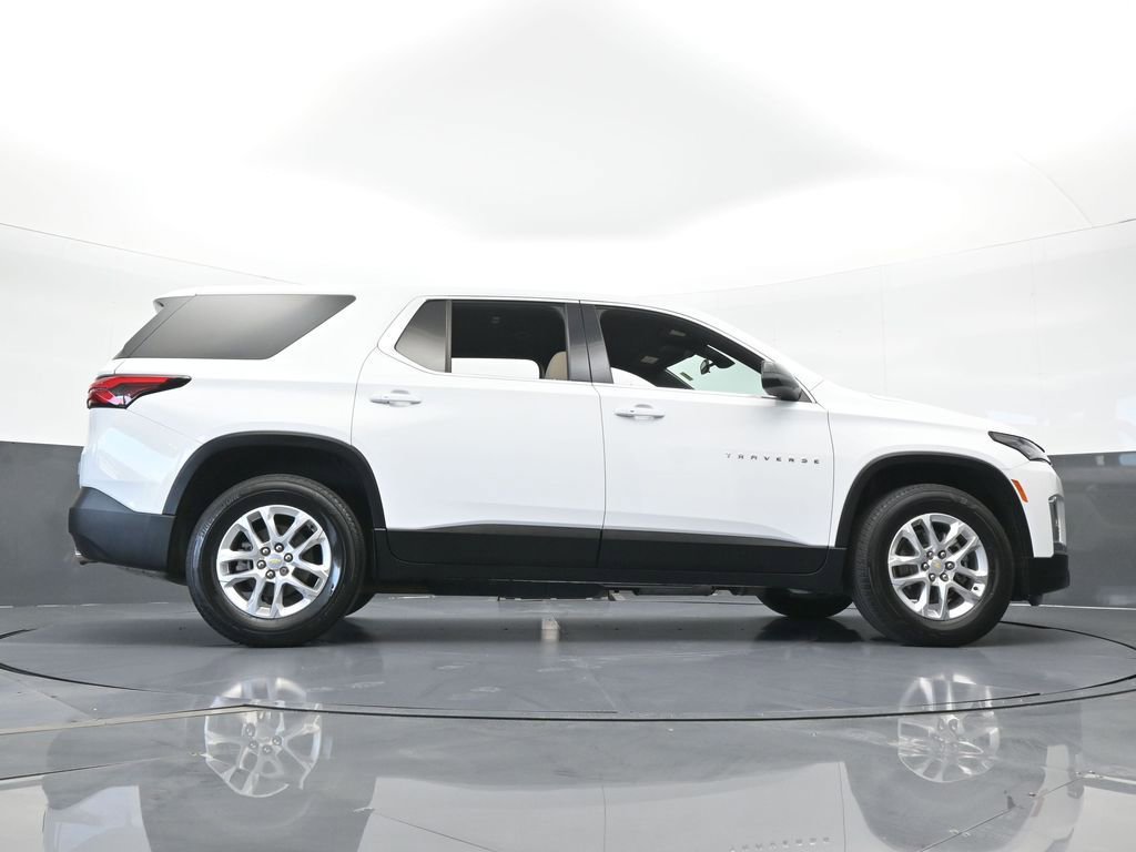 Used 2022 Chevrolet Traverse LS image 63