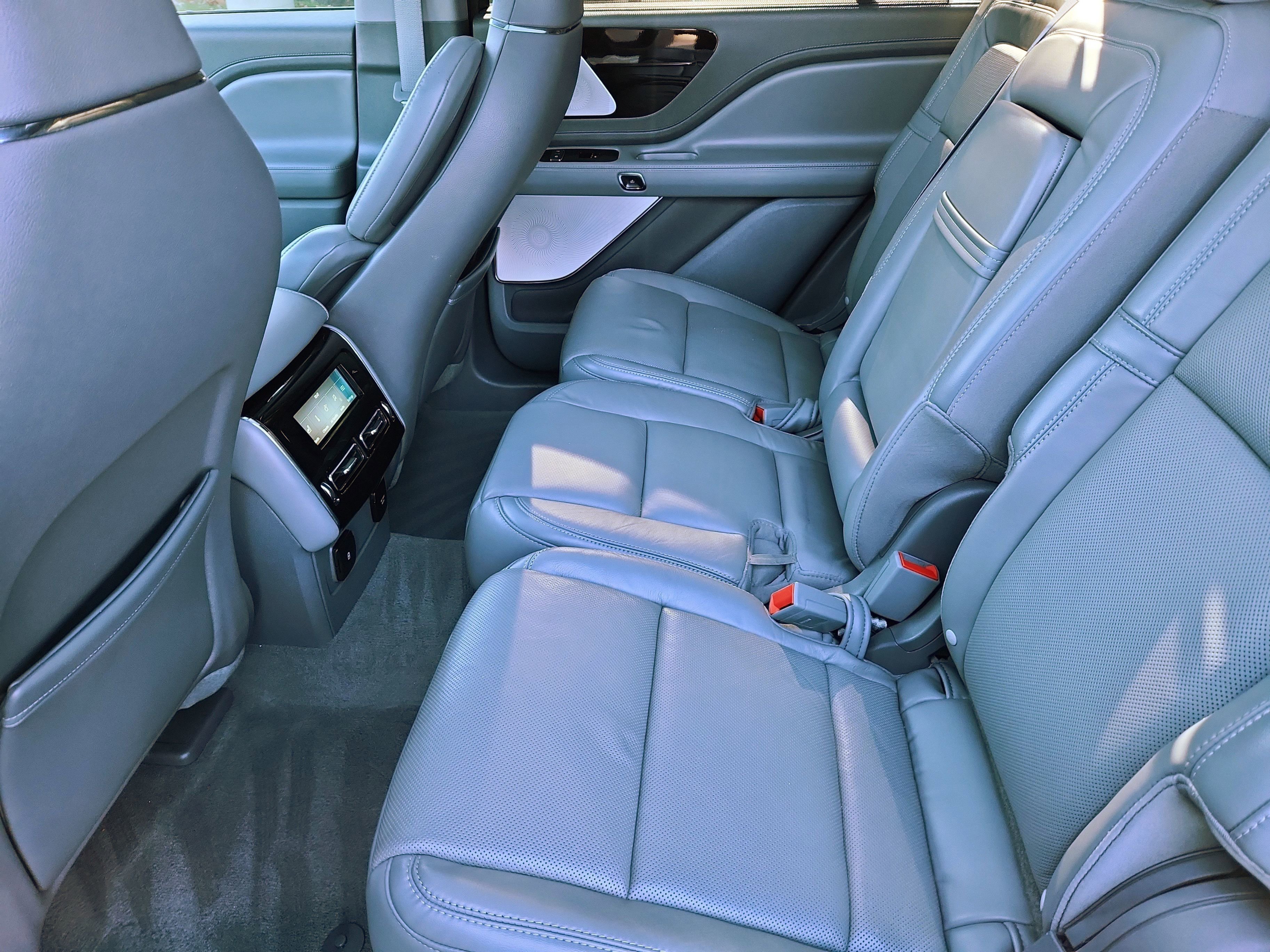 Used 2021 Lincoln Aviator Reserve w/ Equipment Group 202A image 5