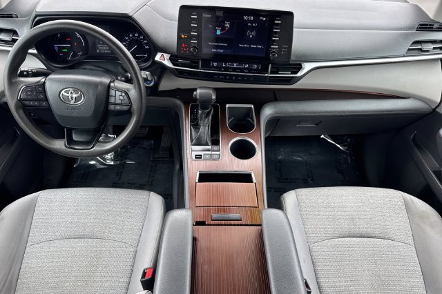 Certified 2022 Toyota Sienna LE FWD image 17