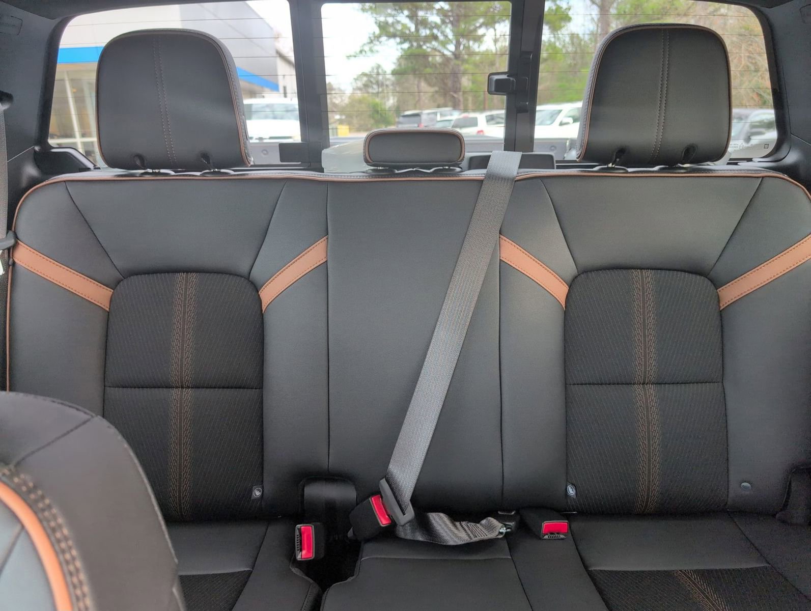 New 2025 GMC Canyon AT4 w/ Off-Road Front Bumper Package image 27