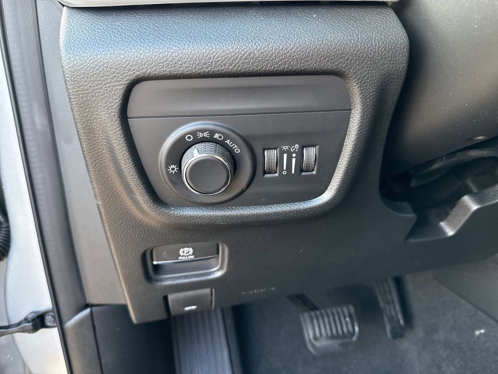 New 2026 Jeep Grand Cherokee 4WD image 16