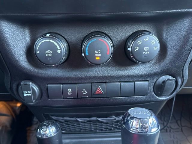 Used 2016 Jeep Wrangler Sport w/ Connectivity Group AWD/4WD image 11