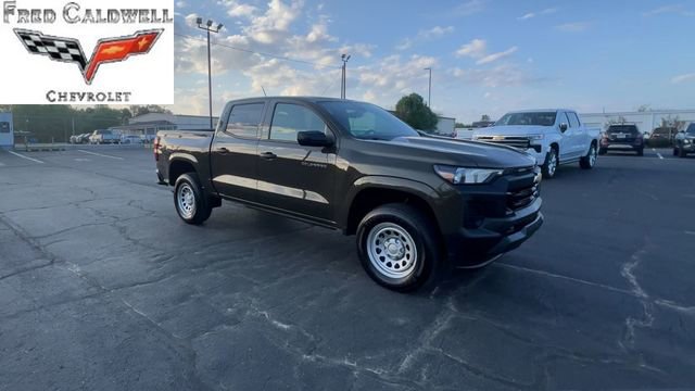 Used 2023 Chevrolet Colorado W/T image 2