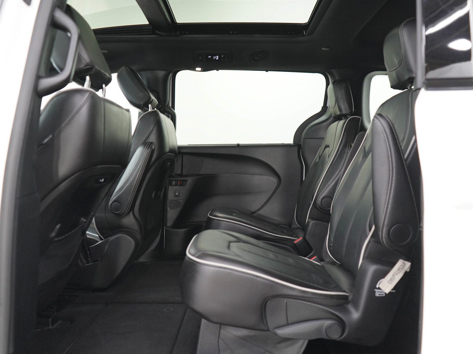 Used 2025 Chrysler Pacifica Limited FWD image 20