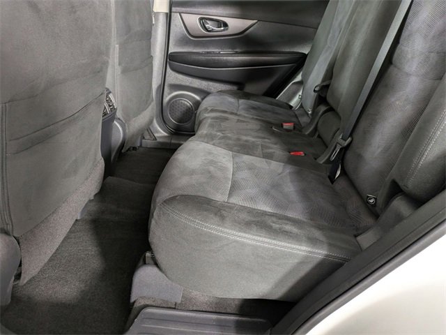 Used 2015 Nissan Rogue SV w/ SV Premium Package image 23