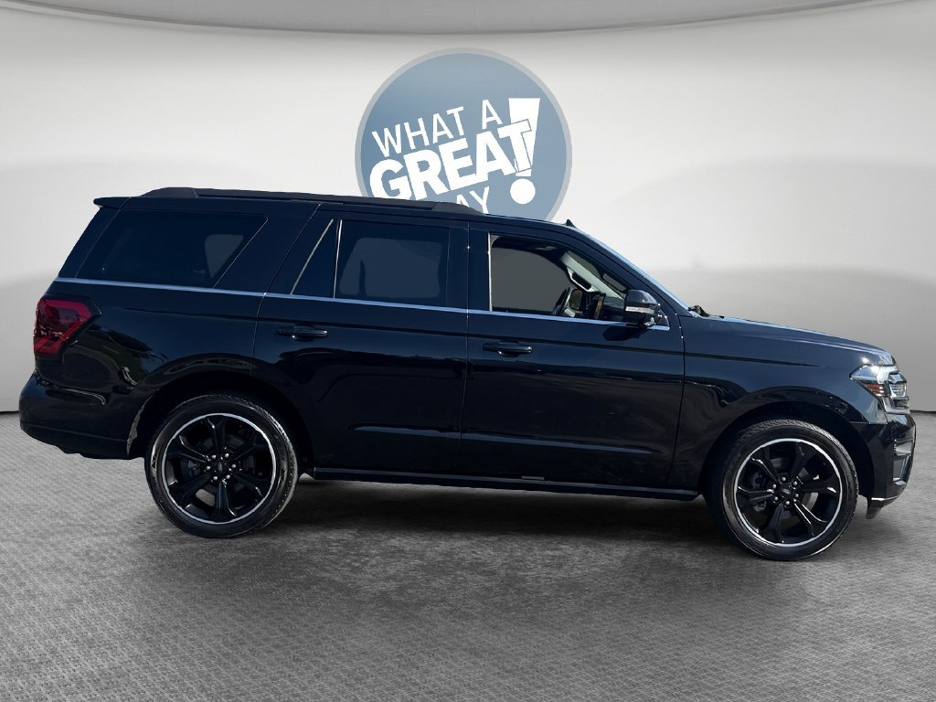 Used 2023 Ford Expedition Limited AWD/4WD image 2