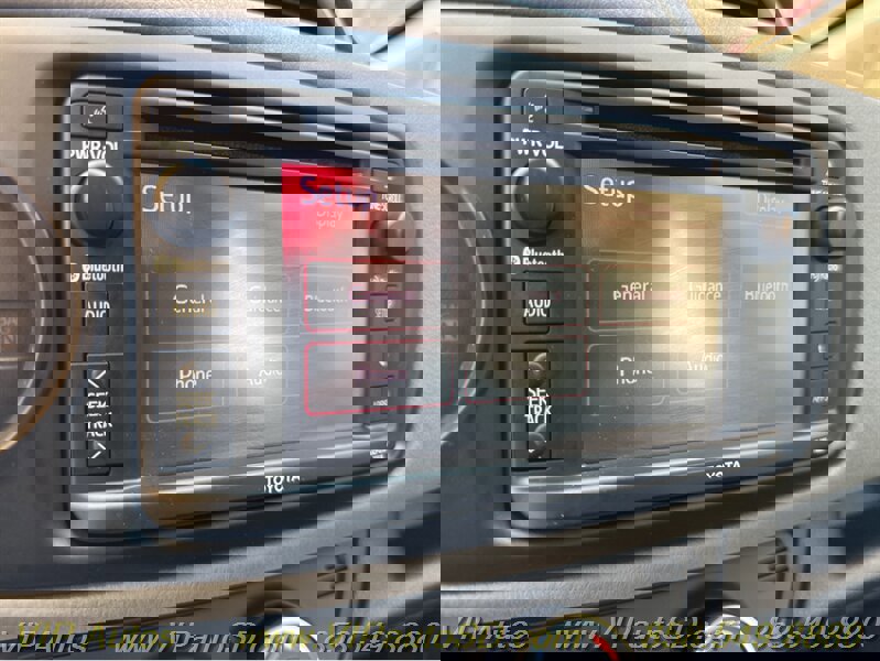 Used 2017 Toyota Yaris LE image 5