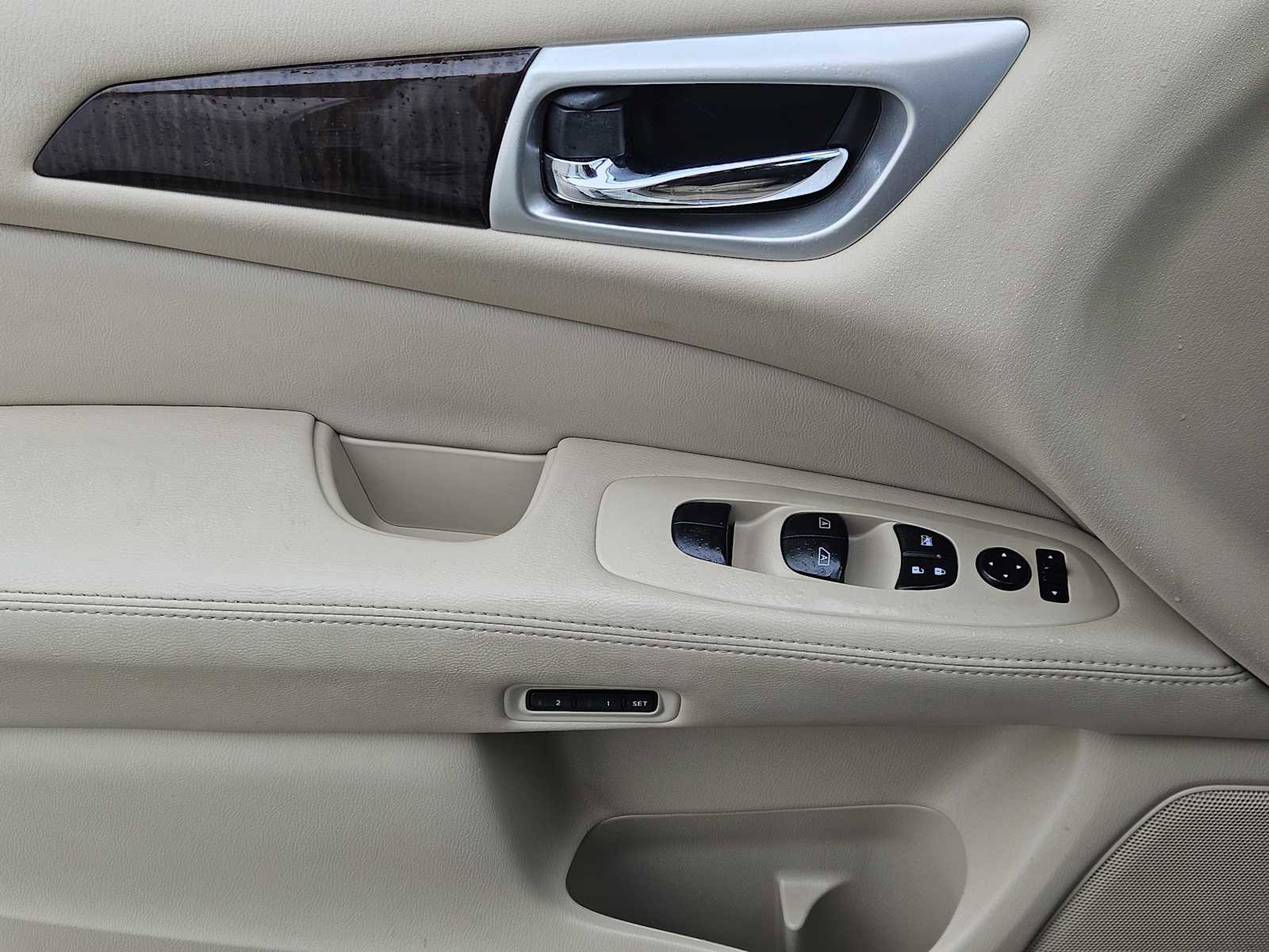 Used 2014 Nissan Pathfinder SL w/ SL Premium Package image 22