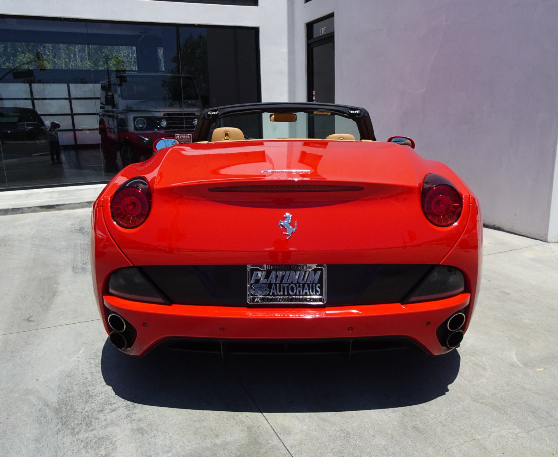 Used 2010 Ferrari California RWD image 6