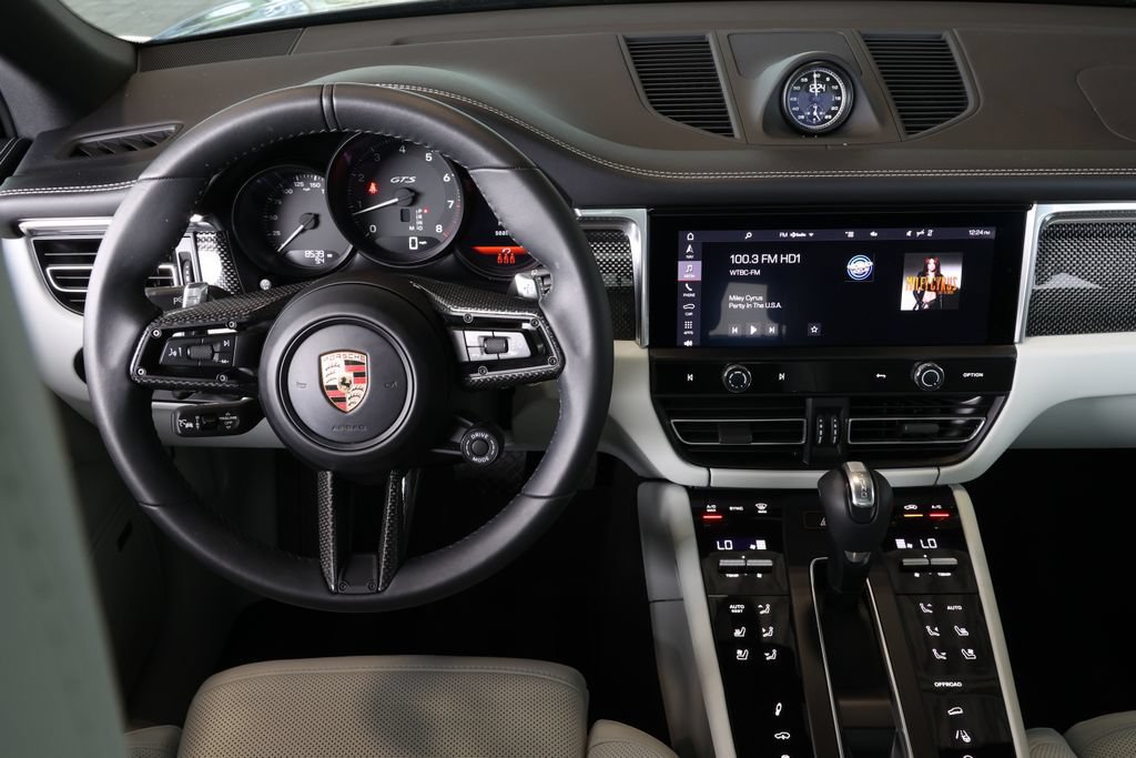 Certified 2025 Porsche Macan GTS AWD/4WD image 52