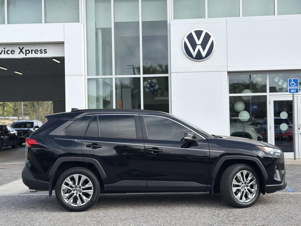 Used 2024 Toyota RAV4 XLE Premium FWD image 4