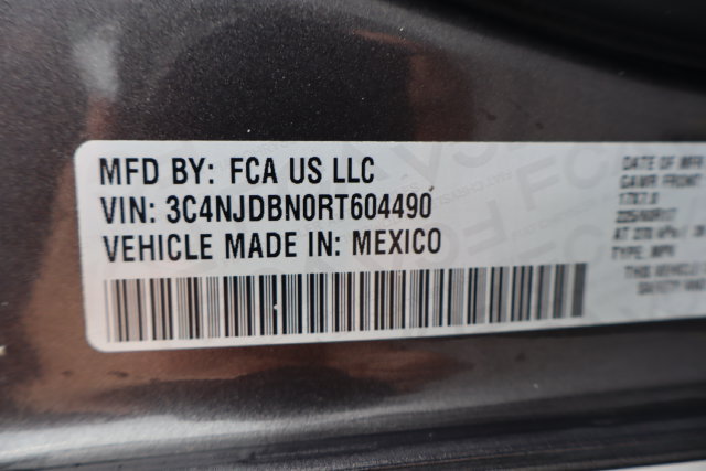 Used 2024 Jeep Compass Latitude AWD/4WD image 32