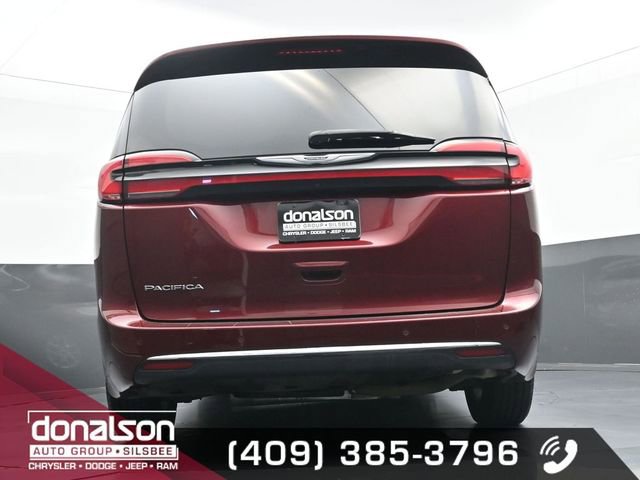 Used 2023 Chrysler Pacifica Touring-L image 18