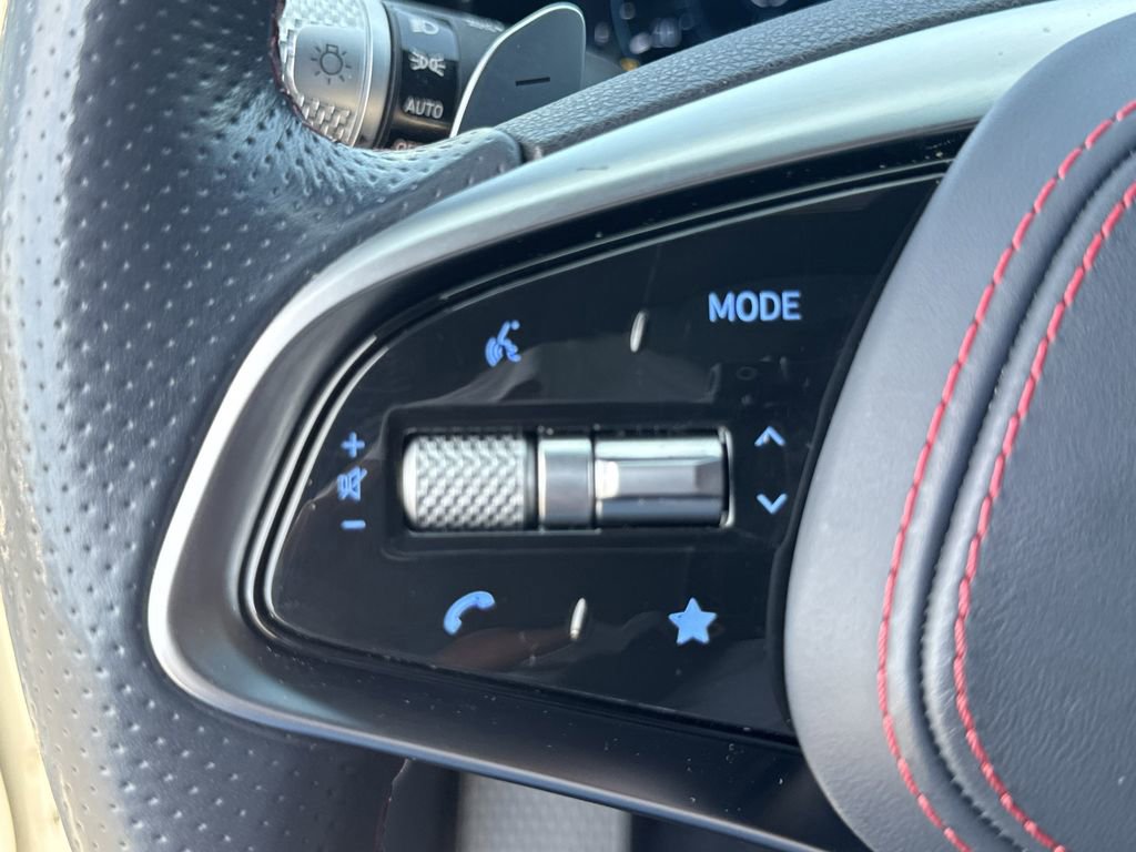 Used 2022 Genesis GV70 3.5T Sport w/ Sport Prestige Package AWD/4WD image 25