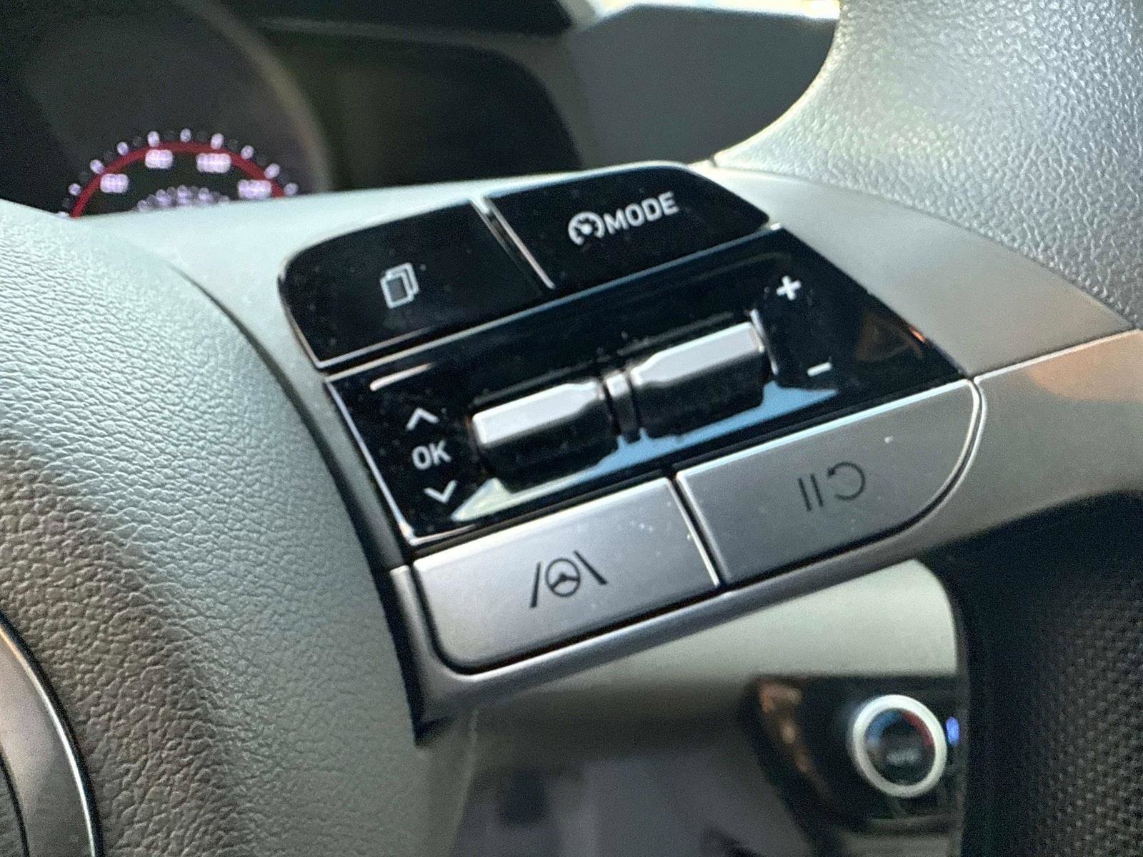 Used 2023 Hyundai Elantra SEL w/ Cargo Package image 26