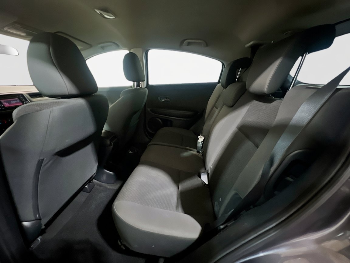 Used 2021 Honda HR-V LX image 16