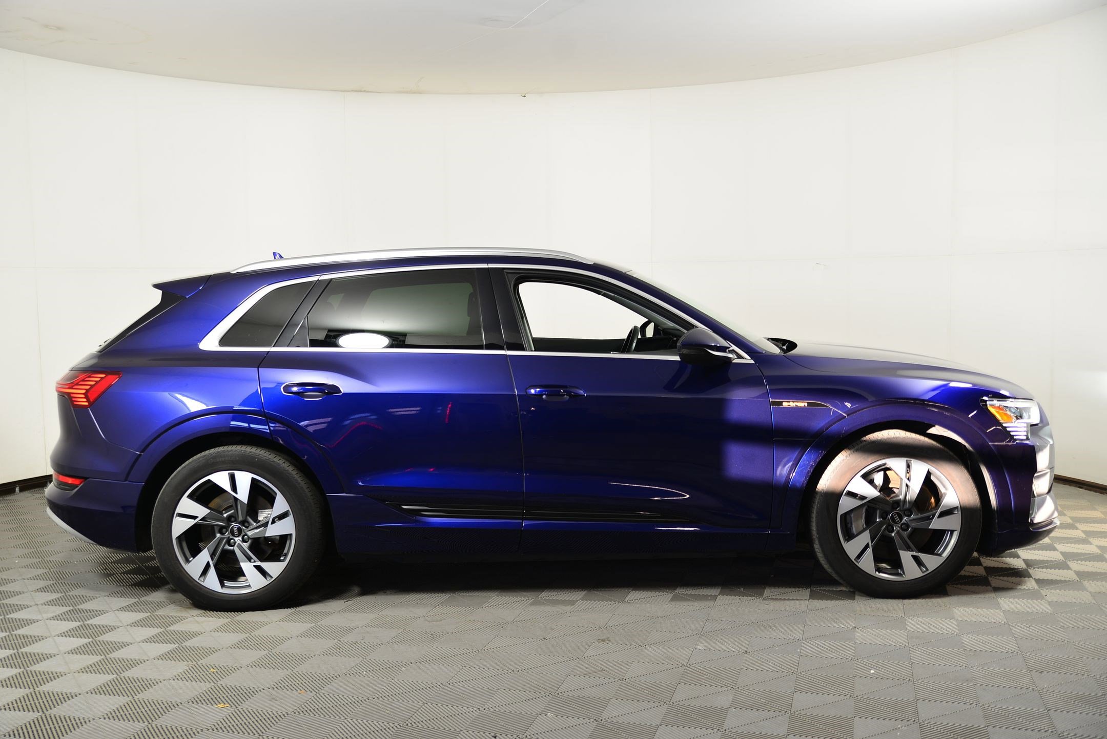 Certified 2021 Audi e-tron Premium image 7